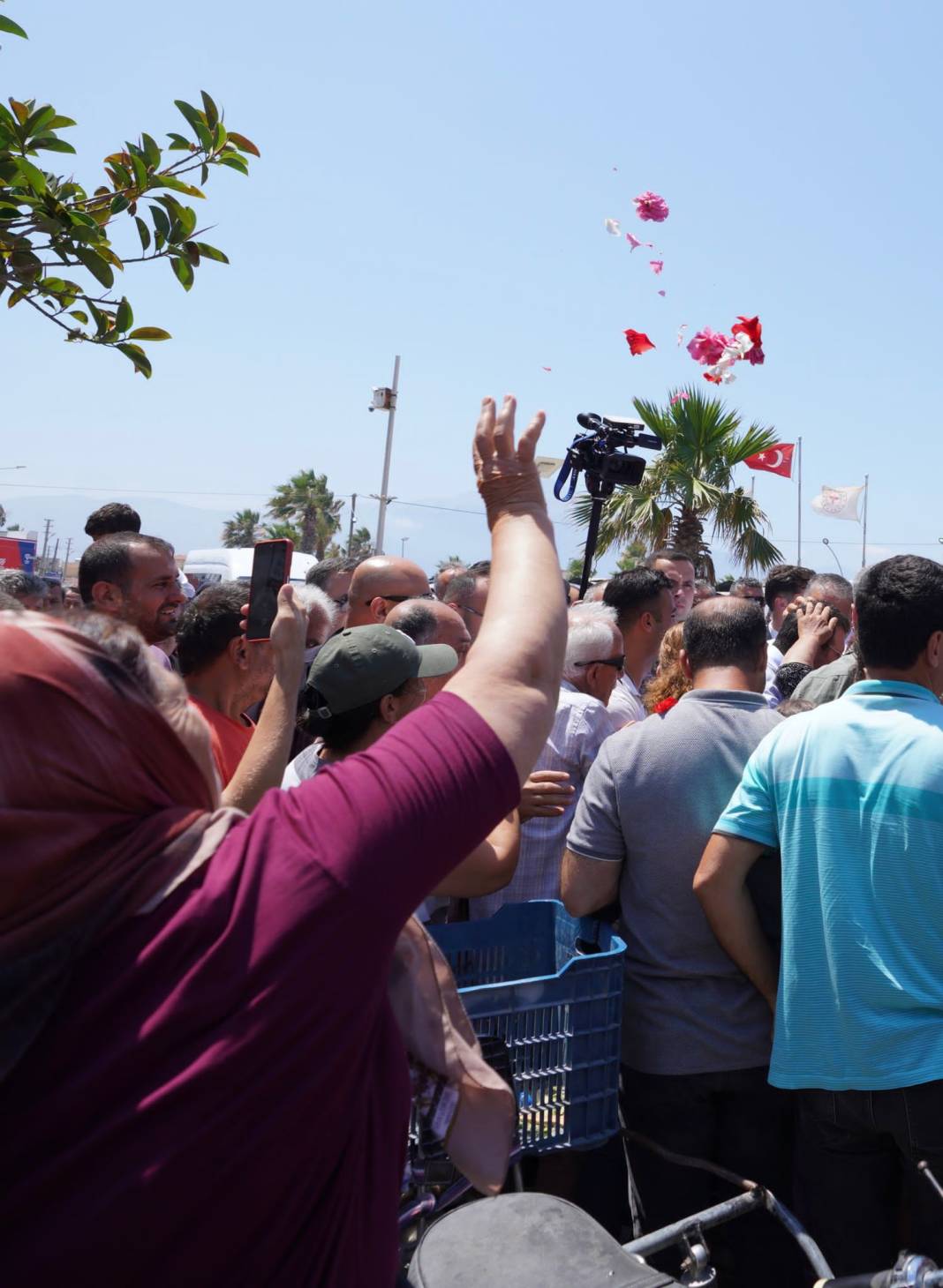 İmamoğlu Hatay'da, son Ermeni köyünde... 'Yaralarınıza ilaç olmaya gayret ettik, olmaya devam edeceğiz' 21